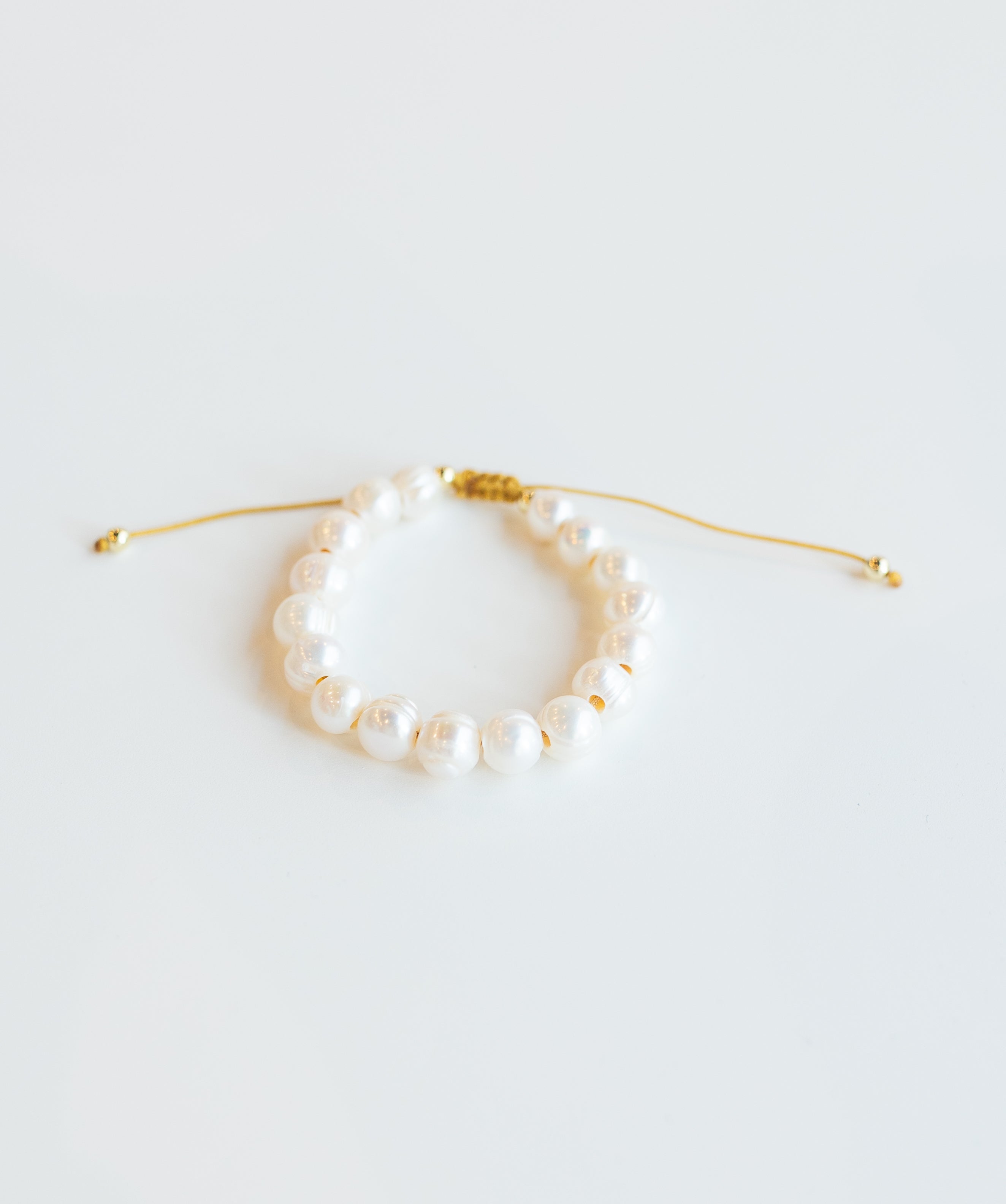 Solid Pearl Adjustable Bracelet